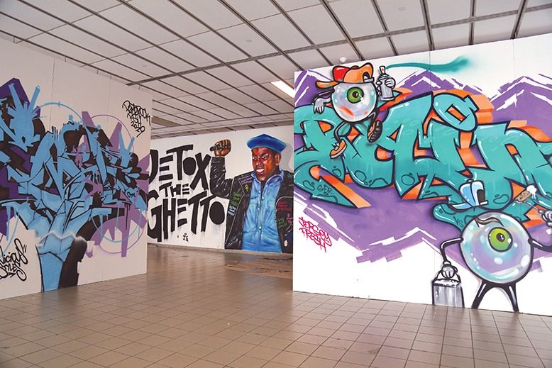 Express Your Artistic Side with This Graffiti Wall